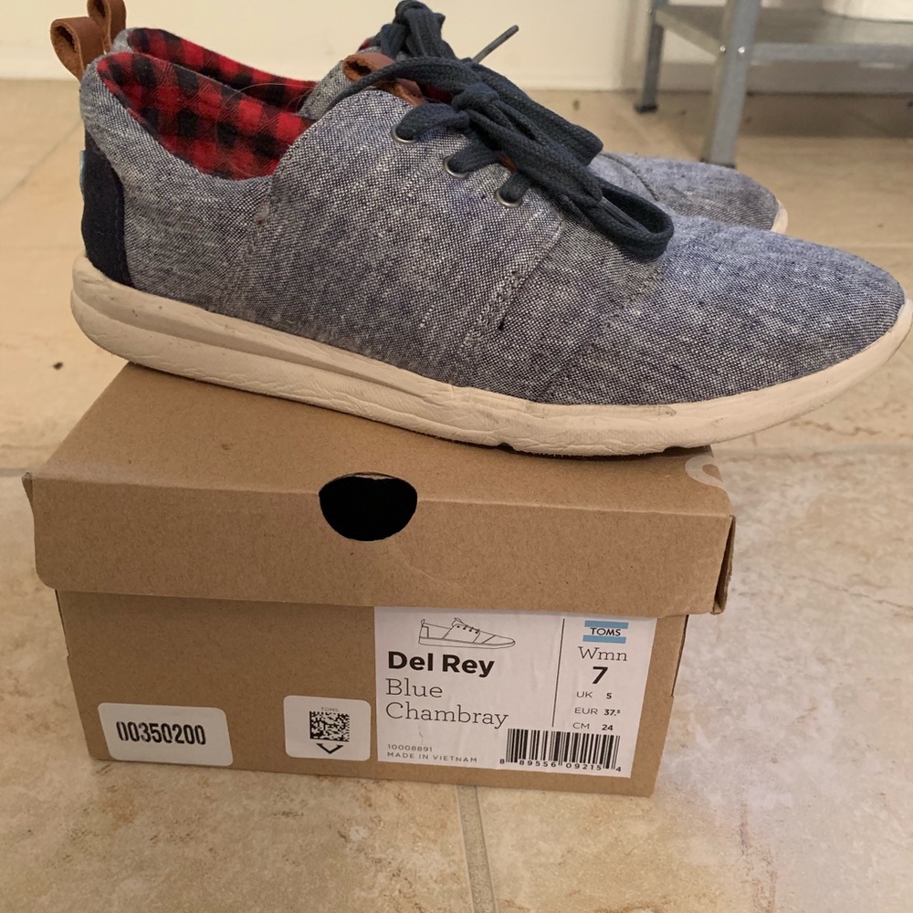 Tom’s Delray Chambray Sneaker